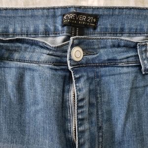 Light Wash Patch Knee Jean